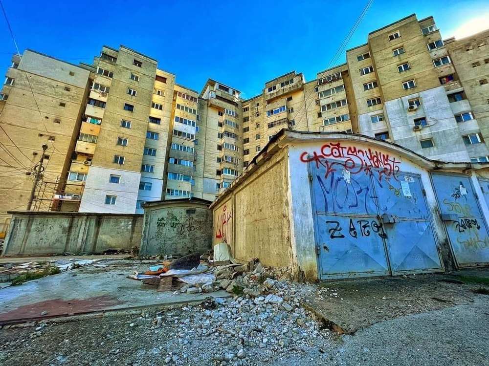 Încep lucrările de demolare a garajelor în Bacău: Un nou val de transformări urbane – Deșteptarea.ro